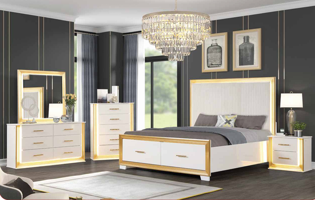 set de chambre in Beds & Mattresses in City of Montréal - Image 2