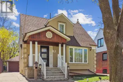 Welcome to Humber Heights! This is your chance to make this unique property your own. This solid 1+1...