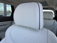 Odometer is 2786 kilometers below market average! Abyss Black Pearl 4D Sport Utility V6 8-Speed Auto... (image 8)