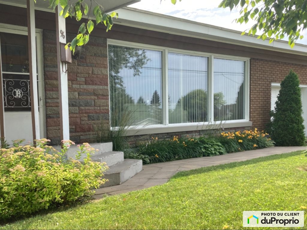 $349,000 - Bungalow for sale in St-Charles-Borromée — photo 2