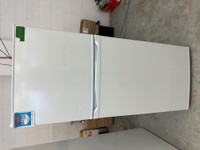 1138-Réfrigérateur GE blanc congélateur en haut white fridge top