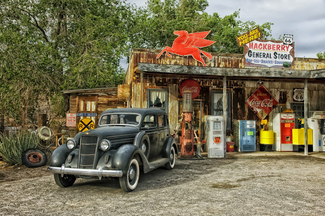 Buying entire collections of  vintage, antiques, collectibles in Arts & Collectibles in Calgary