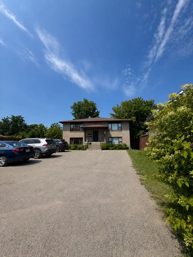 2 Bedroom for Rent on Lake St | Parking Included | Peterborough in Long Term Rentals in Peterborough - Image 24