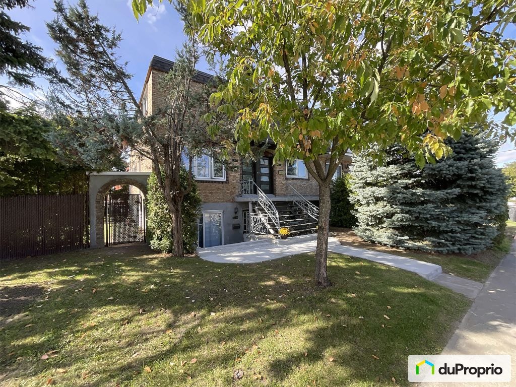 $889,000 - Triplex for sale in Longueuil (Vieux-Longueuil) — photo 2