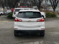 2018 Chevrolet Equinox Premier AWD Well-equipped, confident in all seasons, and refined for daily dr... (image 5)