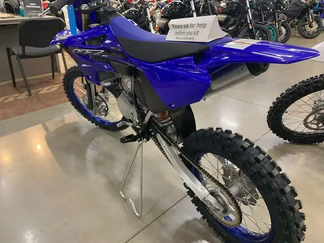 2024 Yamaha YZ85LW 2024 YZ85LWRL BIG WHEEL LARGE WHEEL 85 in Dirt Bikes & Motocross in Guelph - Image 7