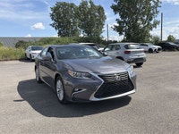 La Lexus ES 350 2018 est une berline de luxe raffinée qui se distingue par son confort exceptionnel,... (image 2)