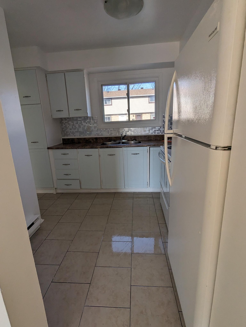 3 Bedroom Townhome -Great Neighborhood! 5