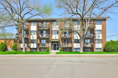 Magnifique 3 1/2 dans un immeuble bien entretenu sur la rue Bertrand à Longueuil et près des service...