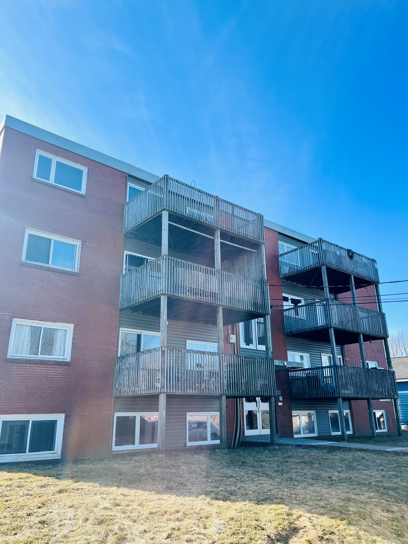 TO 22 HIGH STREET TWO BEDROOM APARTMENT Long Term Rentals