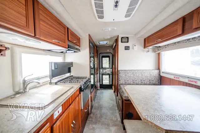 2017 Northern Lite Special Edition 10.2 in Travel Trailers & Campers in Kelowna - Image 7