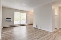 Amenities: Private Yard • Air Conditioning • Heat & Water Included Suite & Building: Spacious bachel... (image 5)