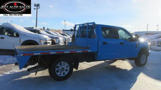2020 Ford F-250 CREW CAB FLAT DECK in Heavy Trucks in Vancouver - Image 5