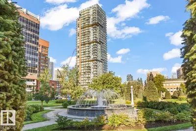 Welcome to Park Point, one of Calgary's most sought-after addresses, where the Beltline's best resta...