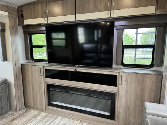 2023 Grand Design Imagine 3100RD in Travel Trailers & Campers in St. Albert - Image 9