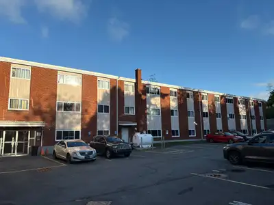 3 Fernhill Road Conveniently located on Fernhill Drive, just off Windmill Road in Dartmouth, these a...