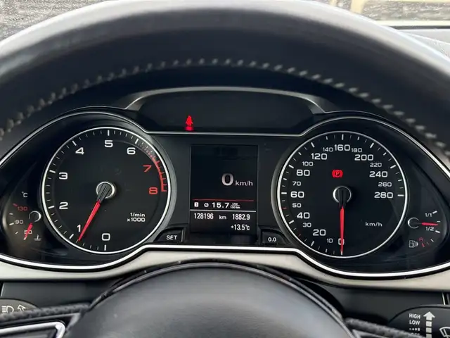 2013 Audi A4 Premium Plus6059440220831846419