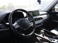 This 2020 Kia Telluride SX is a full-size SUV that combines commanding performance, premium comfort,... (image 9)