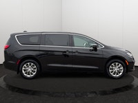 This 2026 CHRYSLER PACIFICA SELECT has the following options Caprice Leatherette Bucket Seats, Remot... (image 5)