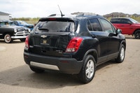--DRIVE THE DREAM THIS SUMMER AT ADRENALIN MOTORS! NOW LOCATED IN GASOLINE ALLEY, RED DEER!-- AWD, B... (image 3)