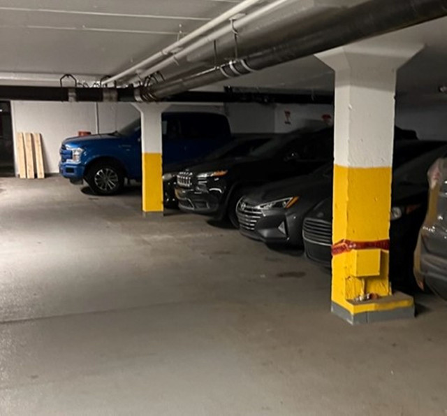 Indoor parking - ID 2983 dans Entreposage et stationnement à louer  à Ville de Montréal