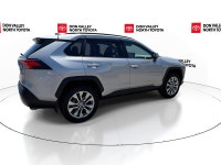*Rates may vary based on your credit. Engine: 4 Cylinder Engine 2.5L L/100Km City: 9.5 L/100Km Hwy:... (image 7)