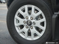 Command your journeys with this impressive 2024 Toyota Tacoma Crew Cab Pickup, engineered for both r... (image 8)