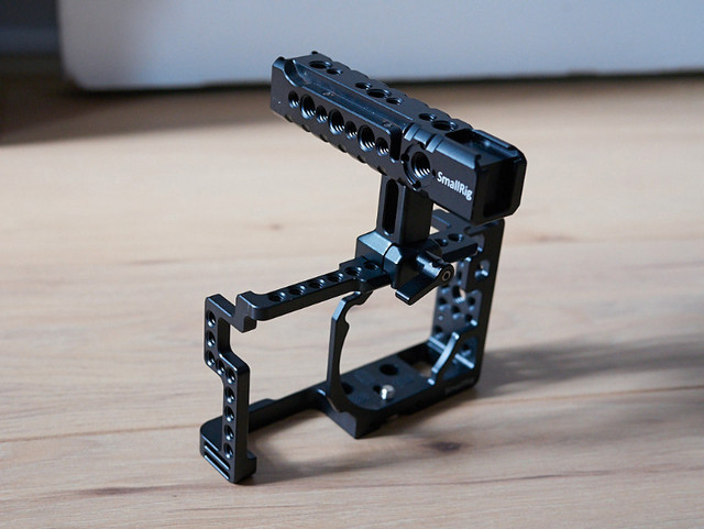 SmallRig camera cage+handle for Panasonic GX85 dans Appareils photo et caméras  à Ville de Montréal - Image 4