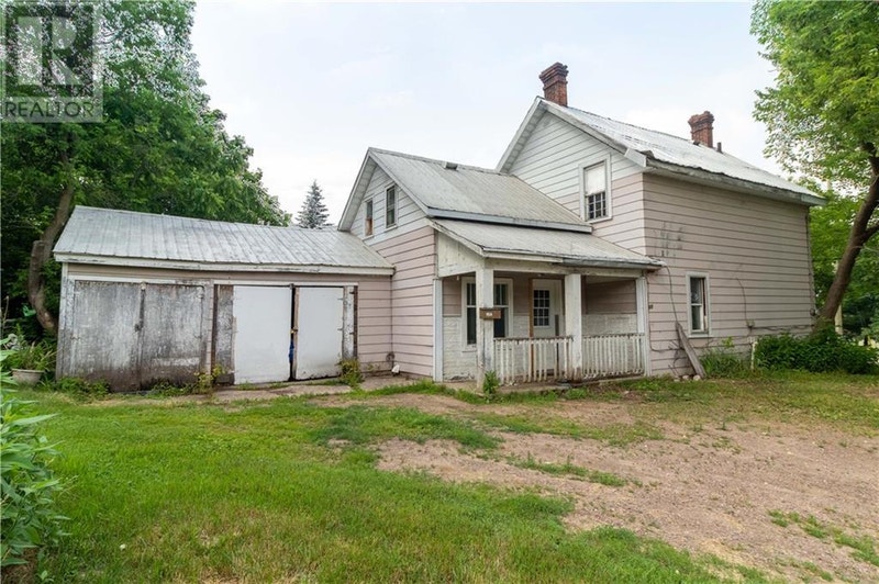 958 PEMBROKE STREET W Pembroke, Ontario Houses for Sale Pembroke