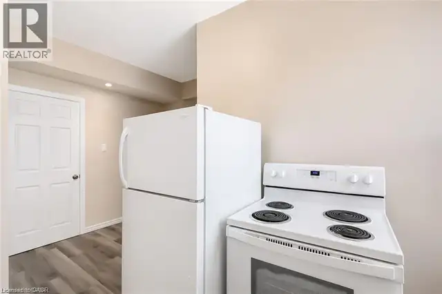 93 LANCASTER Street W Kitchener, Ontario in Houses for Sale in Kitchener / Waterloo - Image 13