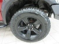 RAM 1500 2022 CLASSIC WARLOCK ÉDITION V-8 5.7 HEMI QUAD-CAB BOITE 6.4 PIEDS 4X4 MAGS 20 POUCES SUR P... (image 4)