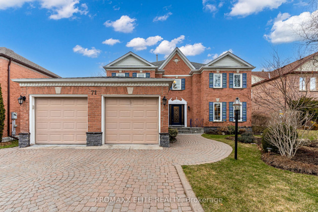 7 Bedroom 5 Bth Located in Richmond Hill in Houses for Sale in Markham / York Region