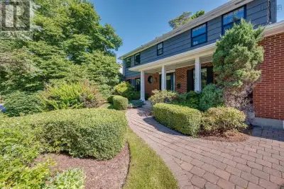 Welcome to 523 Francklyn Street in Halifaxs deep south-end. This updated premiere executive level 4-...