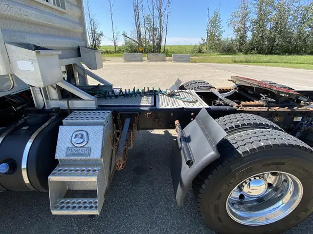 2018 KENWORTH W900 in Heavy Trucks in Saskatoon - Image 27