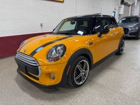 WOW! WHAT A CAR! BMW/MINI DEALER TRADE-IN! LOCAL ONTARIO CAR! SERVICE RECORDS! 3 DOOR COOPER 1.5L 3... (image 7)