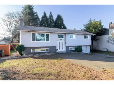 MLS® #R2884552 QUEEN MARY HOME WITH 2 MORTGAGE HELPER SUITES- perfect for FIRST TIME BUYER OR INVEST...