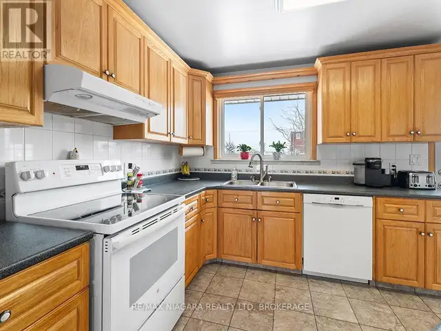 251 CLARKE STREET Port Colborne (Killaly East), Ontario in Houses for Sale in St. Catharines - Image 9