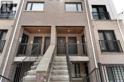 Welcome to one of the most desirable end units in Mintos Oakvillage community a bright, modern stack...