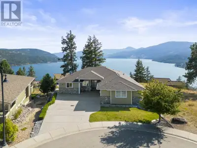 With an unbeatable location in Adventure Bay, this quality built, rancher with walkout daylight base...
