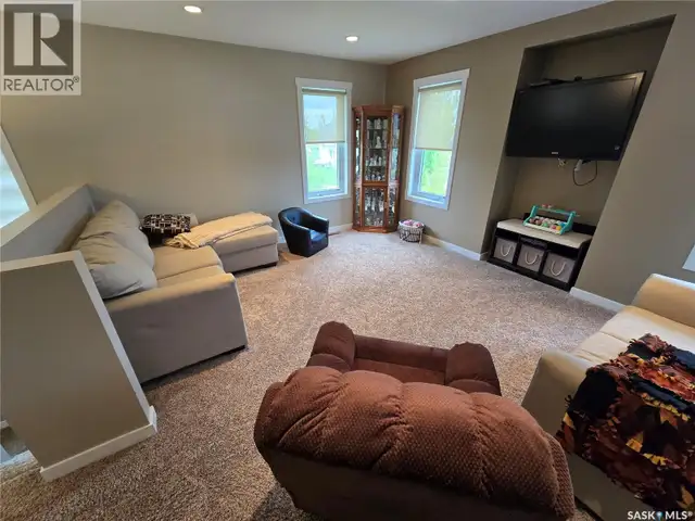 721 Barber CRESCENT Weyburn, Saskatchewan in Houses for Sale in Regina - Image 21