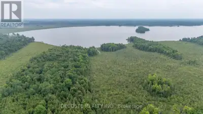Magnificent and Unique Waterfront Property on Loch Garry Lake! This exceptional 107-acre lot is a hi...
