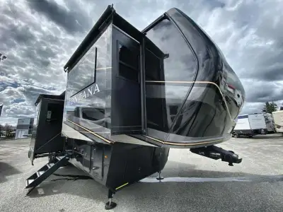 Keystone Montana fifth wheel 3761FL highlights: Bath and a Half Front Living Area Master Suite Pantr...