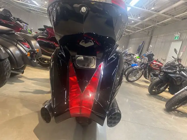 2008 Victory Motorcycles Vision Tour in Sport Touring in Guelph - Image 9