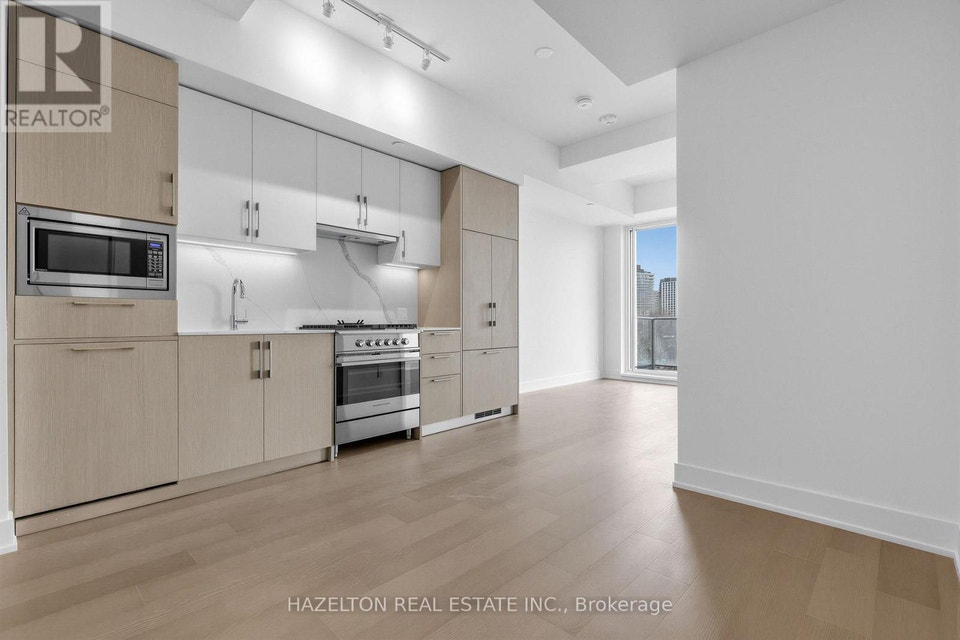 705 - 8 MANOR ROAD W Toronto (Yonge-Eglinton), Ontario 2