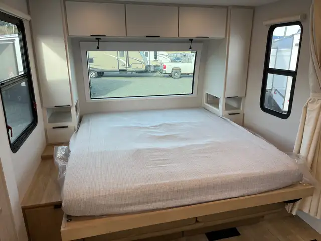 2026 Winnebago Thrive 22MBH in Travel Trailers & Campers in Terrace - Image 10