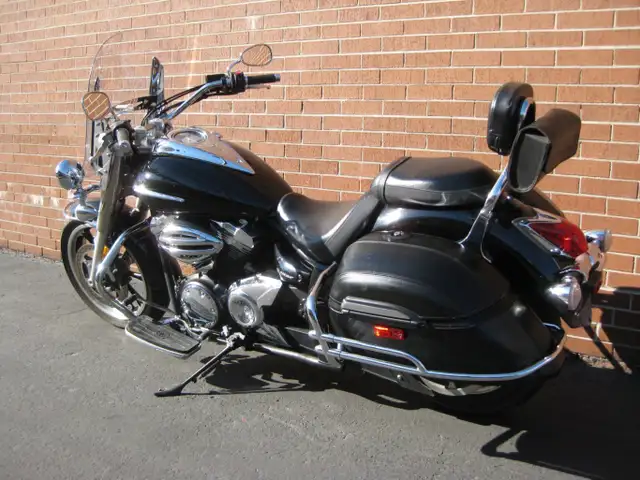 2010 YAMAHA V-STAR 950 TOURER in Street, Cruisers & Choppers in City of Toronto - Image 9