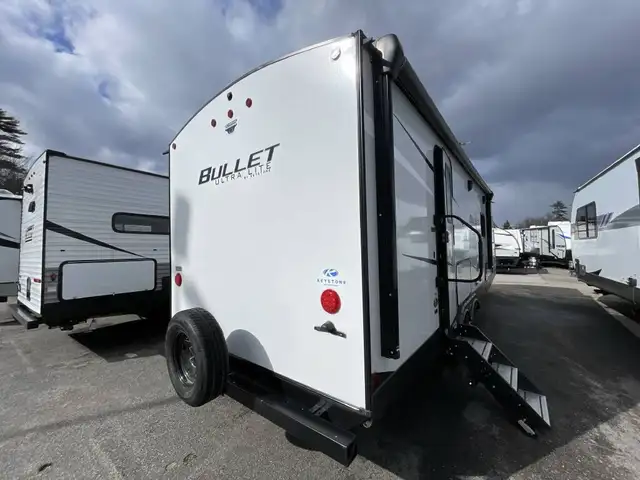 2021 KEYSTONE RV BULLET 261RBS (FINANCING AVAILABLE) in Travel Trailers & Campers in Kelowna - Image 8