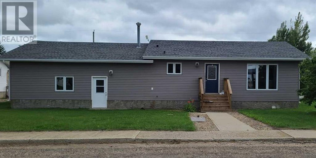 4821 48 Street Hardisty, Alberta in Houses for Sale in Red Deer