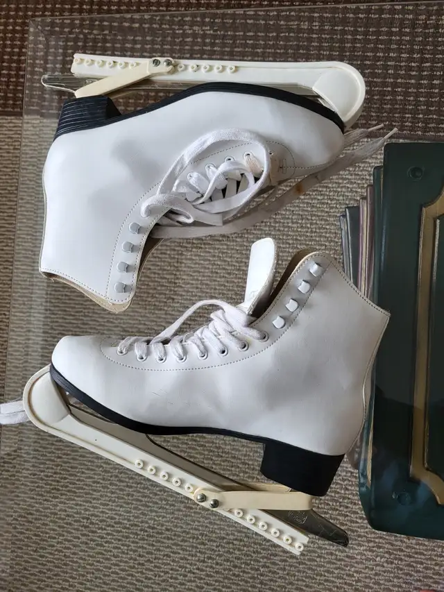 Ice Skates in Skates & Blades in Cambridge - Image 4