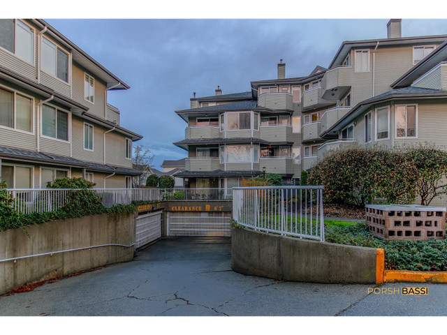 107 12130 80 AVENUE Surrey, British Columbia in Condos for Sale in Delta/Surrey/Langley - Image 4